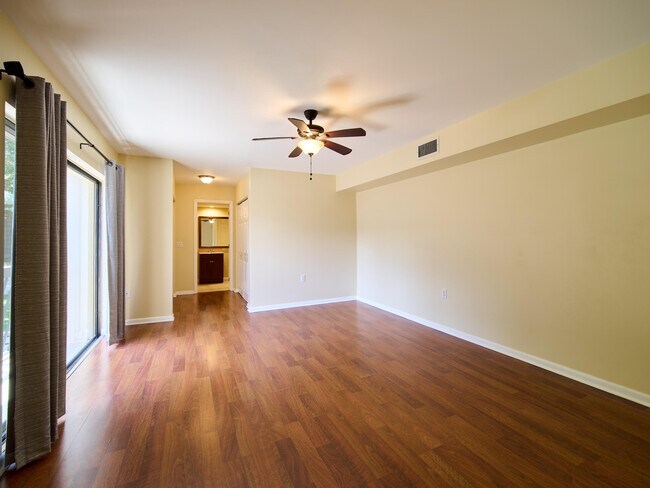 Building Photo - 1520 15th Terrace