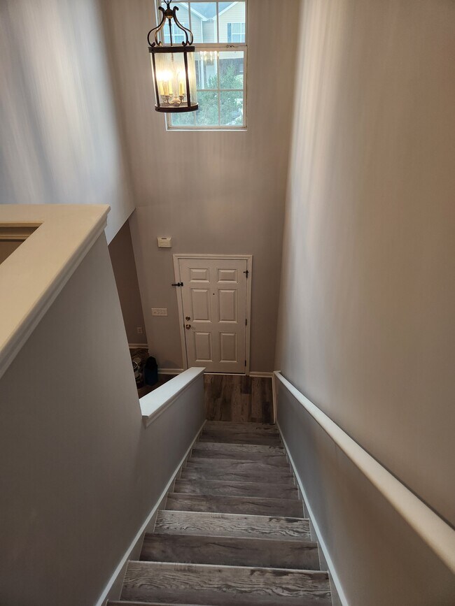 Building Photo - 1545 Eastern Sunrise Ln