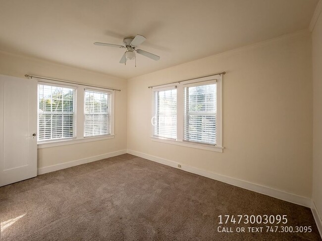 Building Photo - 803 Lindaraxa Park N