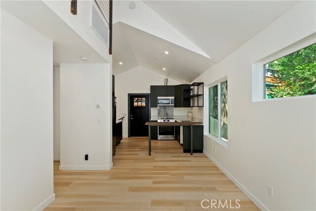 Building Photo - 441 Oriole Dr
