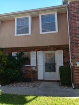 Building Photo - 2200 S Palmetto Ave