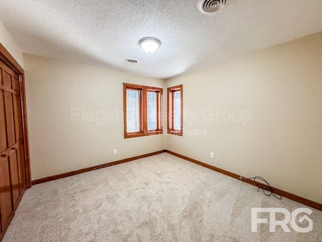 Building Photo - 1228 Forest Acres Dr