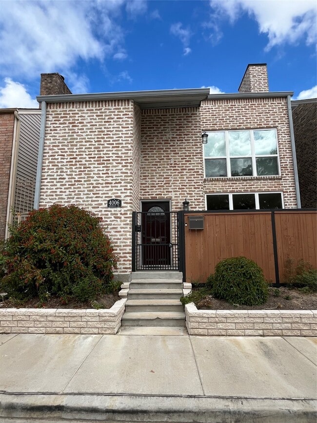 Primary Photo - 4006 Breakwood Dr