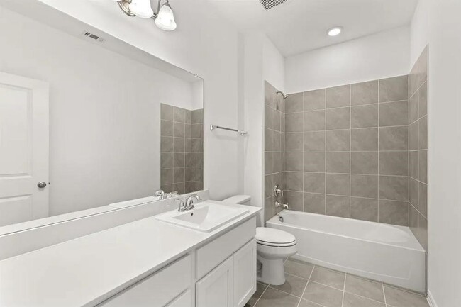 Building Photo - 7573 Laburnam Rd