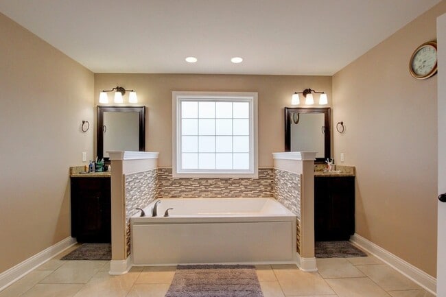 Building Photo - 2616 Browning Way