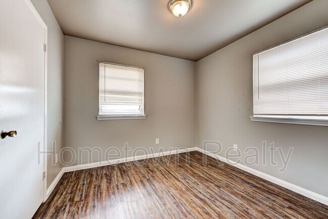 Building Photo - 1308 Mcdonald Dr
