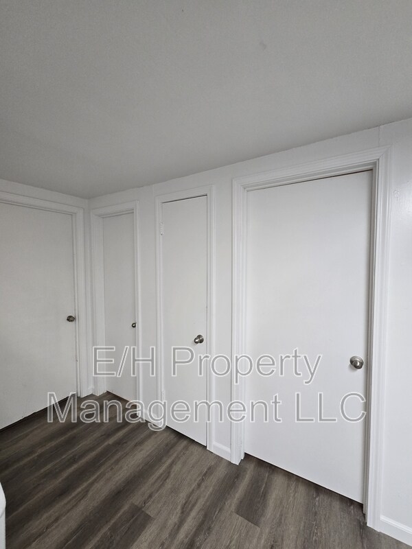 Building Photo - 8728 E Arthur Cir