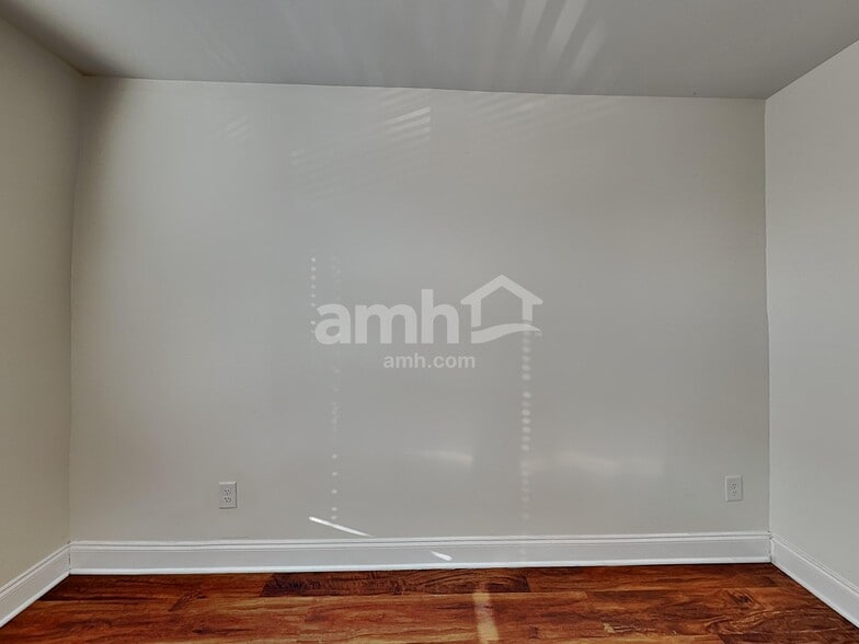 Building Photo - 9013 Ristau Dr