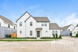 Building Photo - 9835 Willow Creek Commerce Dr