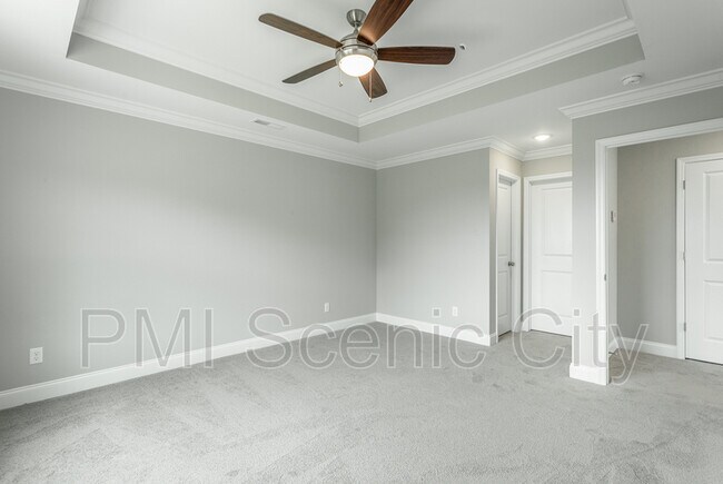 Building Photo - 591 Bellingham Dr NE