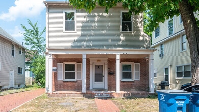 Building Photo - 903 Sylvan Ave