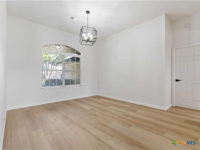 Building Photo - 1625 Sunnybrook Dr