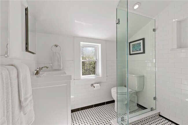 Building Photo - 126 Edgemont Rd