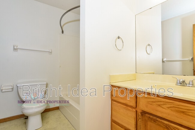 Building Photo - 2737 Douglas Dr N