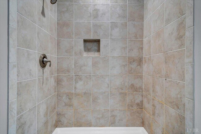 Building Photo - 1021 Lochwood Hl Dr