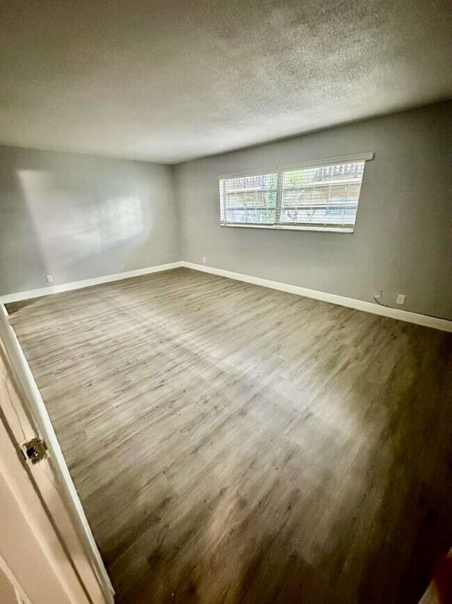 Building Photo - 1740 NW 60th Ave