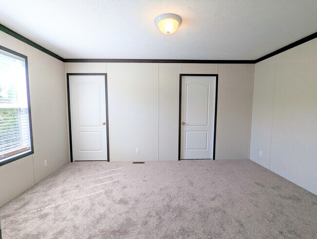 Building Photo - 9132 Windward Dr