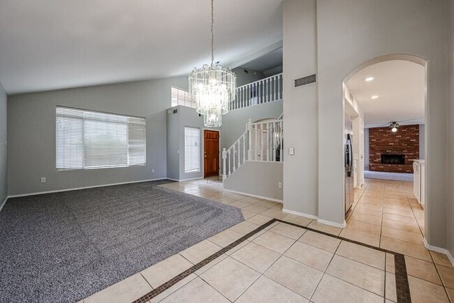 Building Photo - 5BD 3BA with Pool in West Chandler!