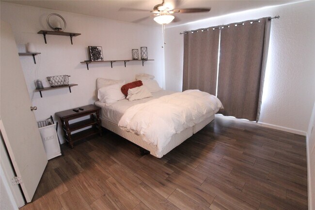 Building Photo - 5521 War Admiral Dr