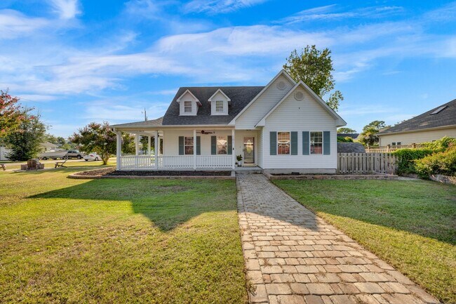 Building Photo - 101 Sixth St N