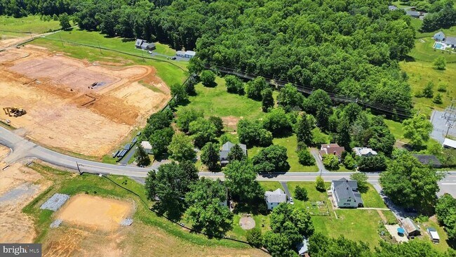 Building Photo - 8606 Yellow Springs Rd
