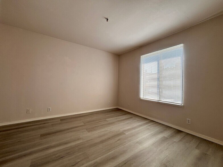 Building Photo - 2065 Riley Ct