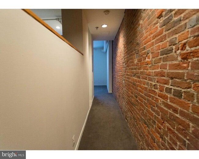 Building Photo - 130 Arch St