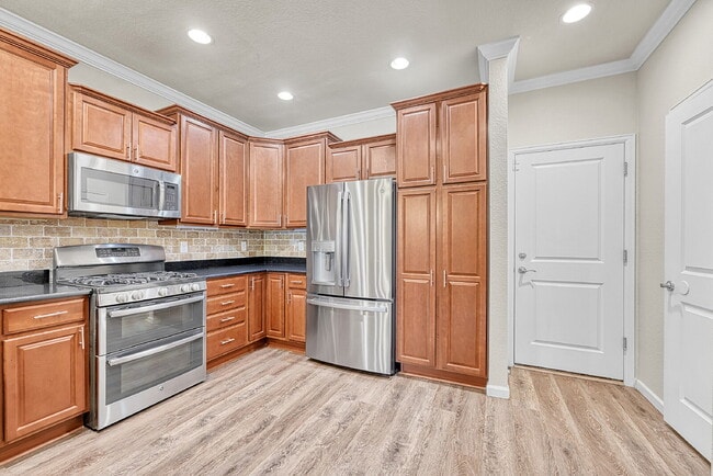 Building Photo - $2,699 - 2 Bed, 2.5 Bath Condo in Centenni...