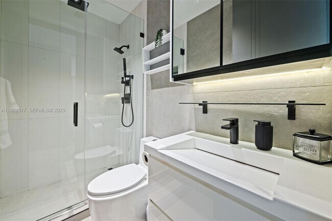 Building Photo - 655 Layne Blvd