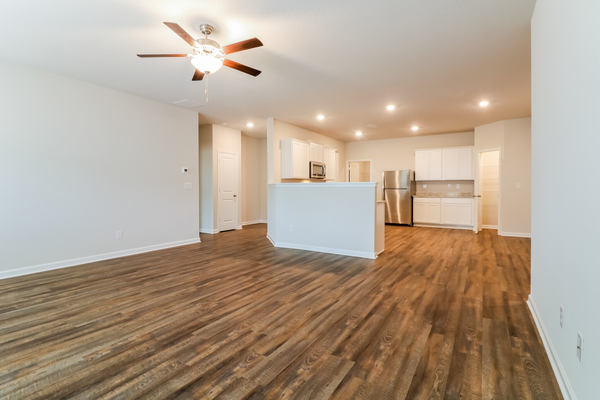 Building Photo - 3281 Bridgewood Dr