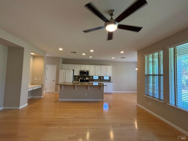 Building Photo - 505 Marianna Pl