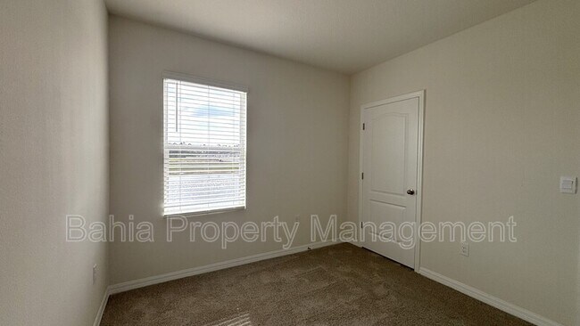 Building Photo - 2980 Waterlily Wy