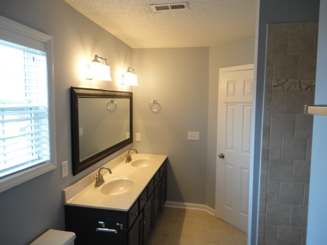 Building Photo - 125 Medford Cir