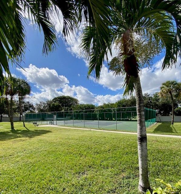 Building Photo - 300 Palmwood Pl