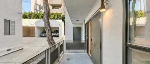 Building Photo - 4711 Beverly Blvd