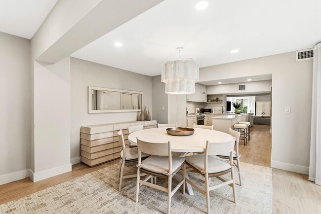 Building Photo - 2717 N Ocean Blvd