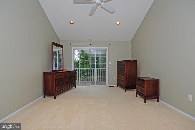 Building Photo - 109 Deer Run Ct