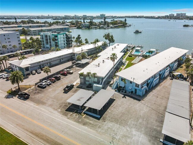 Building Photo - 1840 Shore Dr S