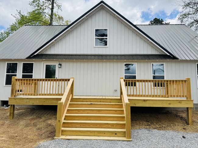 Building Photo - 221 Sheffield Dr