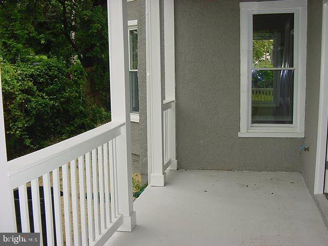 Building Photo - 236 E Lee St