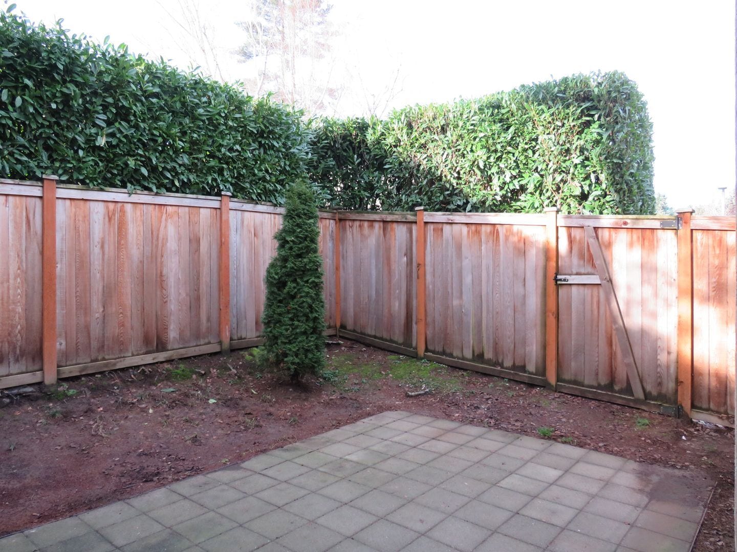 Building Photo - Juanita Townhome in Westwood Village ** 2bed/1.5 bath corner unit with Nice Private Backyard  $21...