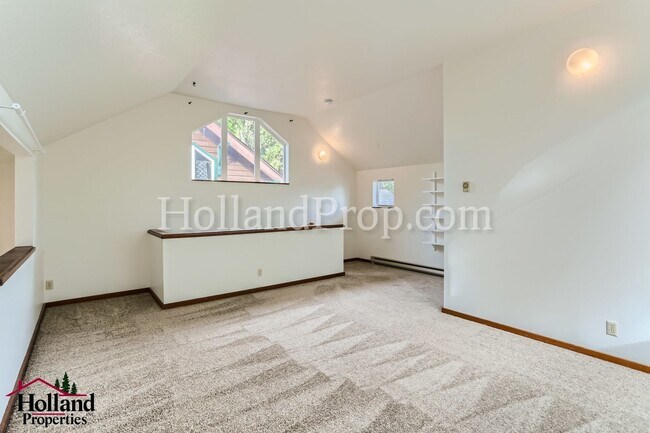 Building Photo - Spacious 1-Bedroom Plus Bonus Room in Forest Grove! BEST PRICE $1,650!!!