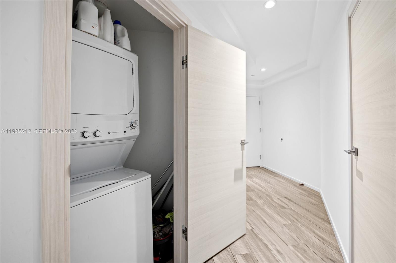 Building Photo - 801 S Miami Ave