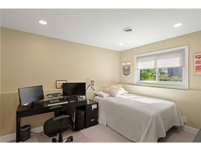 Building Photo - 1313 3rd St NE