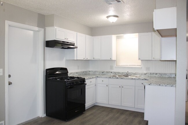 Building Photo - ALL NEW!