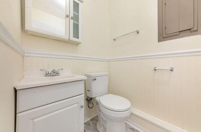 Building Photo - 8430 Courthouse Rd