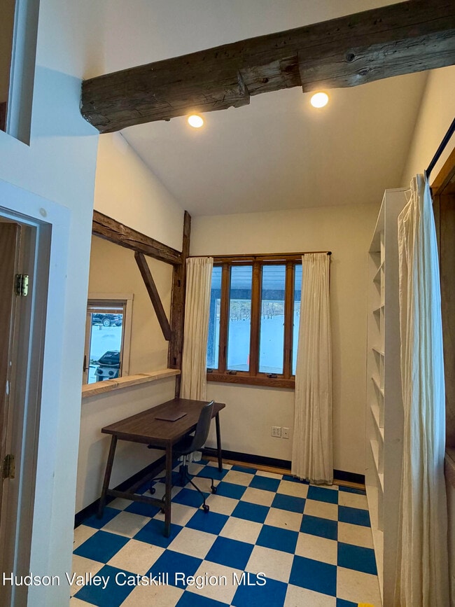 Building Photo - 180 Yerry Hill Rd