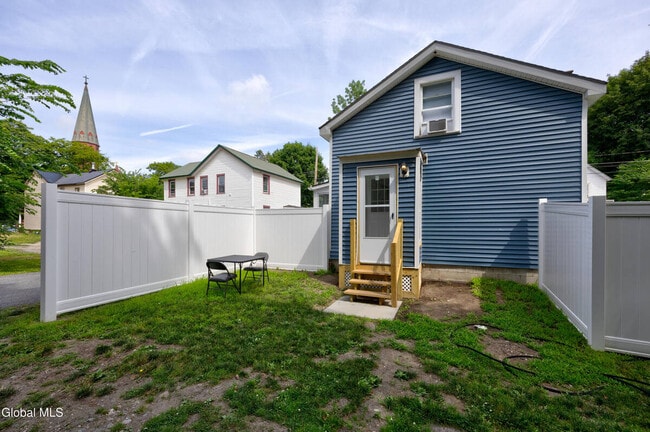 Primary Photo - 56 Van Buren St
