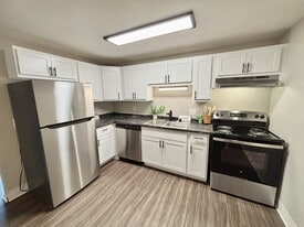 Building Photo - Capitol View Apartments