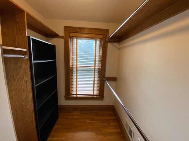 Building Photo - Rare Brick Single Family House On Goodale Park